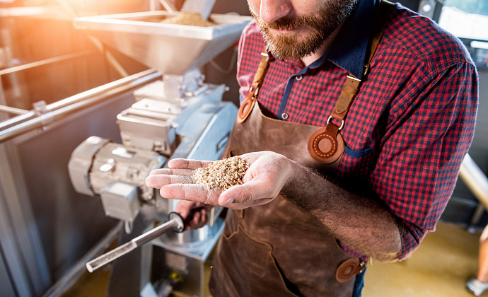 Изготовитель прессовочных материалов